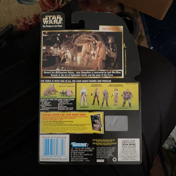 NWOT COLLECTIBLE STAR WARS LUKE SKYWALKER HELMET&SABER - Picture 5 of 6